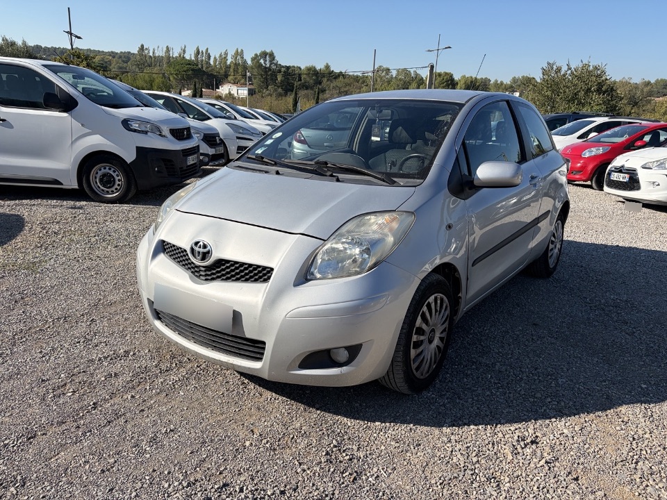 Toyota Yaris 2010 – vue 3/4 avant gauche