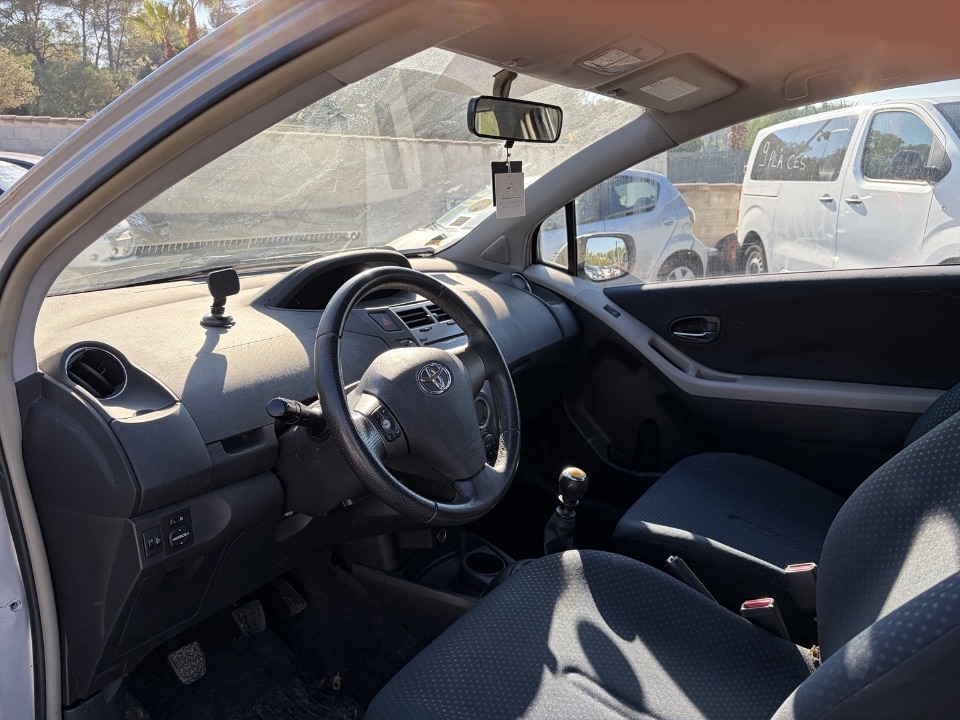 Toyota Yaris 2010 – vue jante et pneu