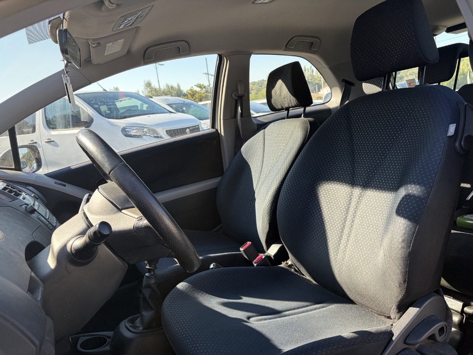 Toyota Yaris 2010 – vue poste de conduite