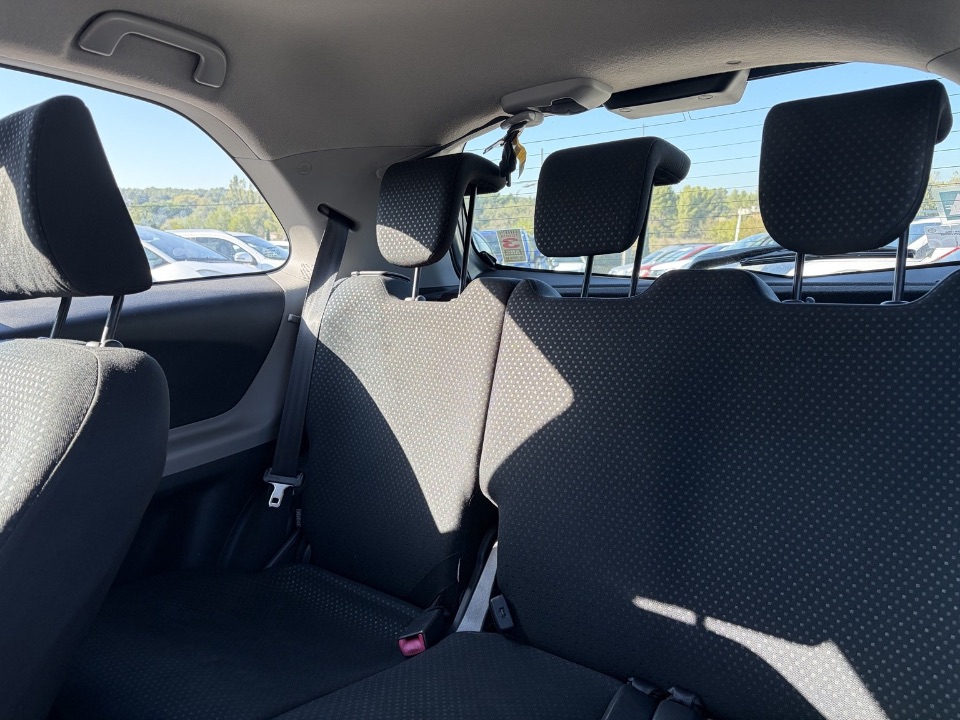 Toyota Yaris 2010 – vue sièges avant