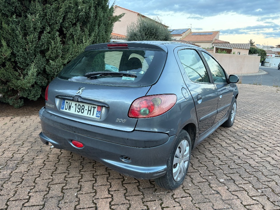 Peugeot 206 2005 – vue profil