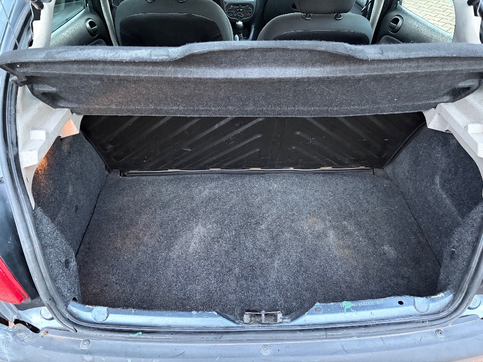 Peugeot 206 2005 – vue sièges avant