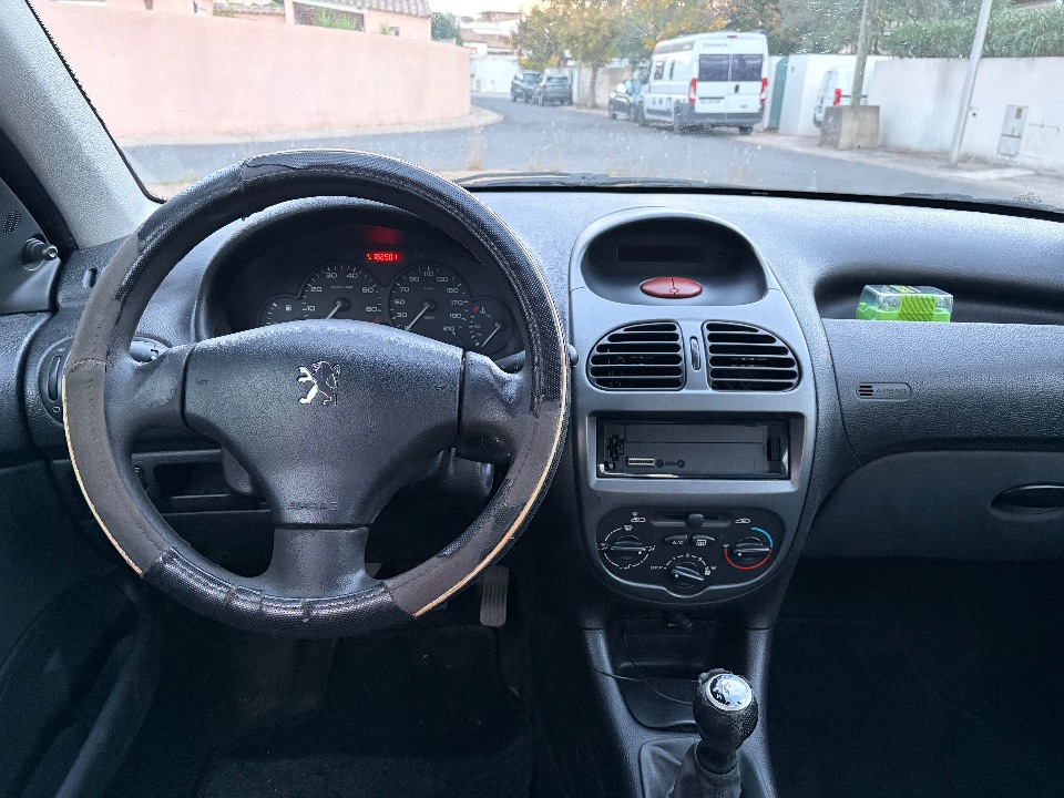 Peugeot 206 2005 – vue banquette arrière